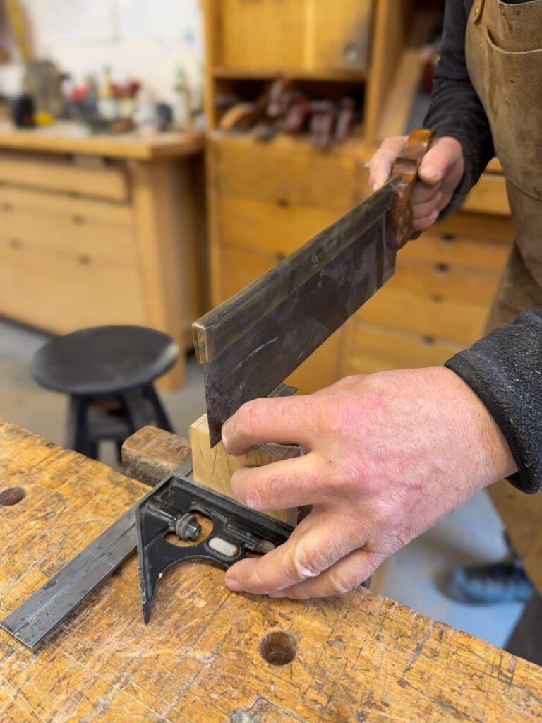 kątownik kontrola kąta cięcia drewna jaskółczy ogon