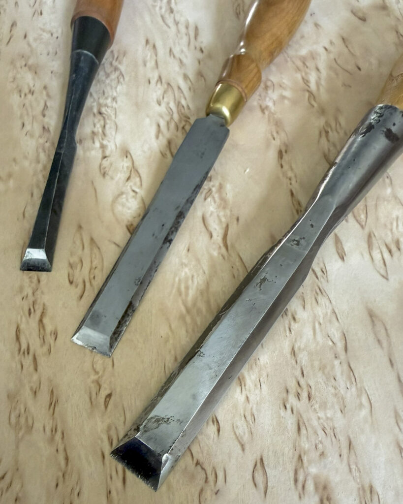 fishtail chisel geometry for dovetail joints